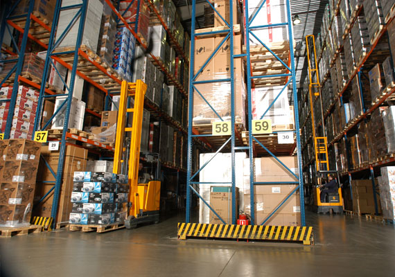 CFS Egypt. exclusive services include secured cargo warehousing. Special attention is paid to the control checks of the goods, enabling the client to have higher efficiency. We provide warehousing services in custom warehouse and terminal and in the warehouse for cleared goods